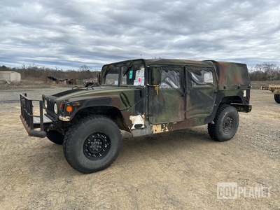 2005 AM General M1097R1 HMMWV 4 Door Soft Top w/Truck Body
