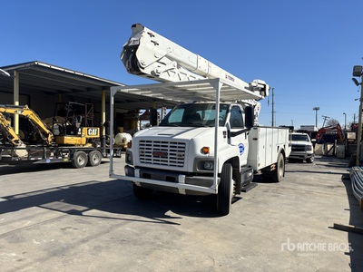 2006 Terex HI-RANGER TXC-55 700 lb Articulated Boom on 2006 GMC C8500 4x2 Camion à Fèche