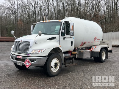 2012 International DuraStar 4400 4x2 3300 gal 4x2 Cysterna samochodowa