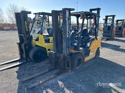 2021 Hyundai 30D-9 5890 lb Pneumatic Tire Forklift