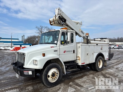 Altec TA40 40 ft on 2001 Freightliner FL-70 4x2 شاحنة دلو