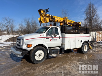 2008 Terex Telelect Commander C4045 on 2008 Ford F-750 XL 4x2 Digger Derrick Truck