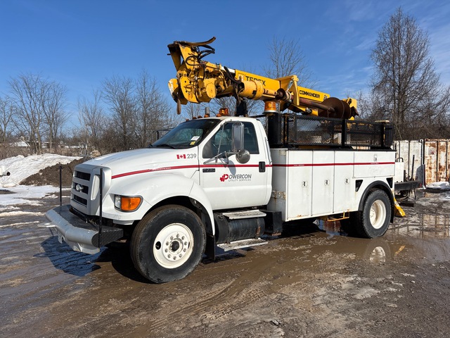 2008 Terex Telelect Commander C4045 on 2008 Ford F-750 XL 4x2 Digger Derrick Truck