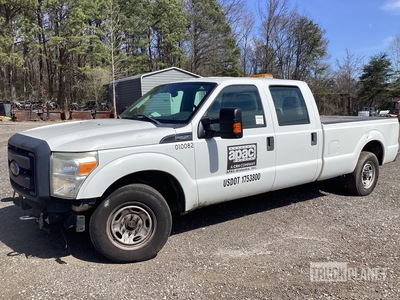 2015 Ford F-250 XL 4x2 Crew Cab Pickup