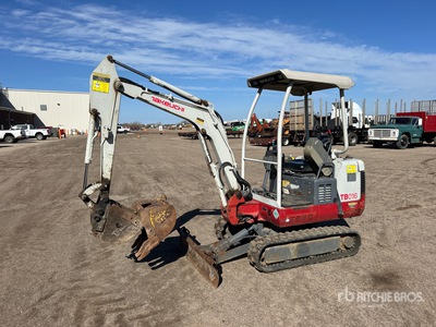 2010 Takeuchi TB016 حفارة صغيرة