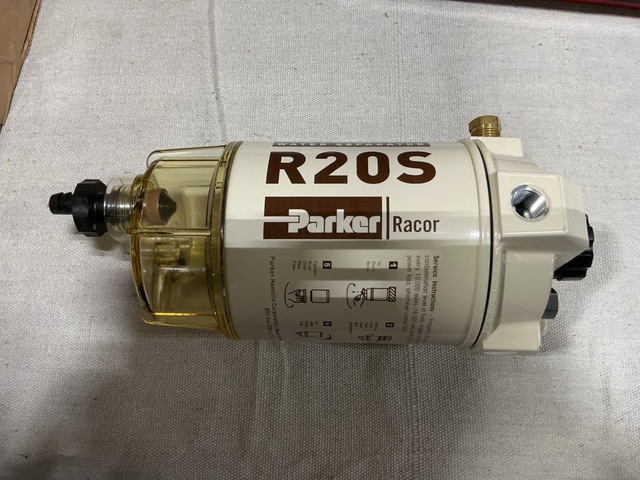 (17) Parker-Hannifin 200 Series Fuel Filter/Water Separators