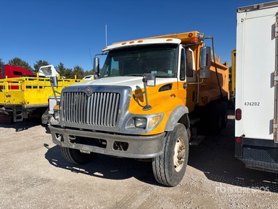 2005 International 7400 6x4 T/A Dump Truck