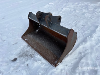 47 in Cleanup Excavator Bucket - Fits Eurocomach ES90UR4