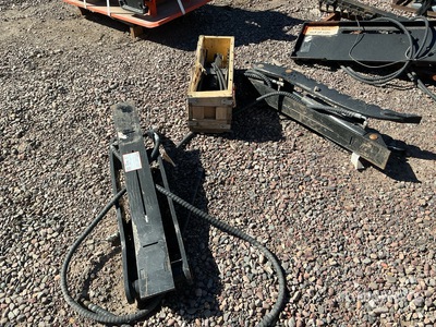 Quantity of (3) ثمب حفارة