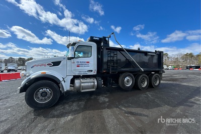 2025 Peterbilt 567 8x4 Camion à benne basculante Tri/E