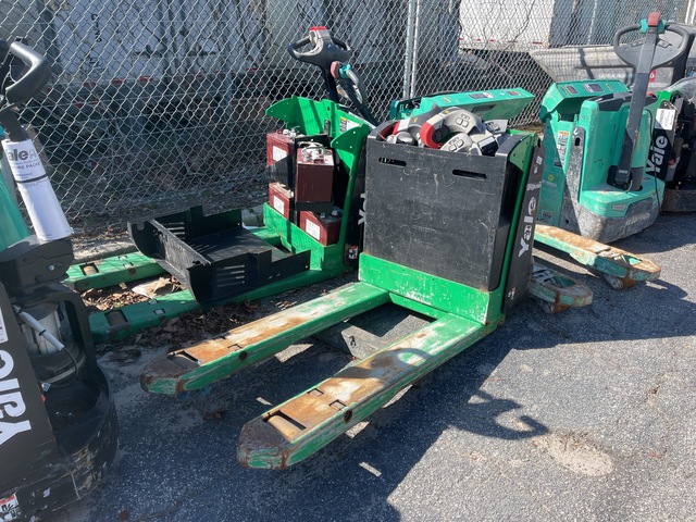 2022 Yale MPB045VG 2040 lb Pallet Jack