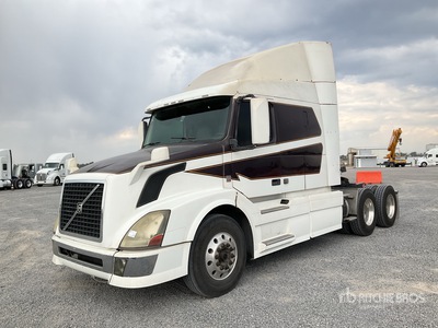 2014 Volvo VNL 64T 630 6x4 Tractocamion con Dormitorio / T/A Sleeper Truck Tractor