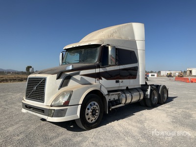 2014 Volvo VNL 64T 630 6x4 Tractocamion con Dormitorio / 3- Achs Sattelzugmaschine mit Schlafkabine