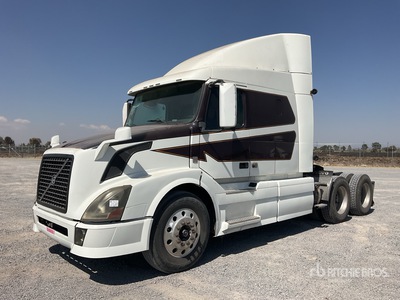 2013 Volvo VNL 64T 630 6x4 Tractocamion con Dormitorio / Cabeza Tractora Cabina Dormitorio