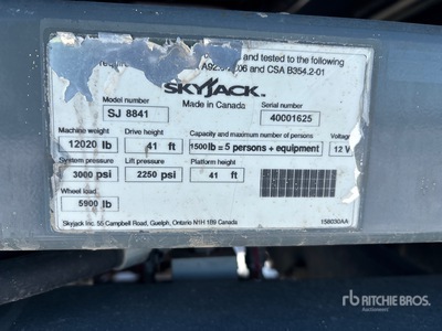 2015 Skyjack SJ8841 RT 4x4 Dual Fuel Plateforme élévatrice à ciseaux