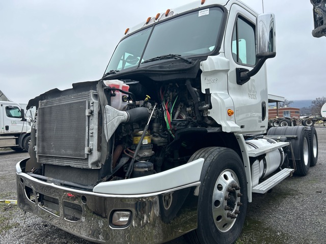 2012 Freightliner Cascadia 113 6x4 T/A Day Cab Truck Tractor