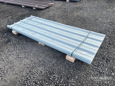 Quantity of (30) Clear Corrugated Polycarbonate Roof Panel Materiale edile (Unused)