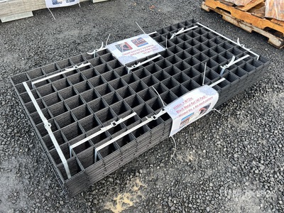 Quantity of (40) 6-Gauge Black Metal Rail Panel その他 - 店舗 & 倉庫 (Unused)