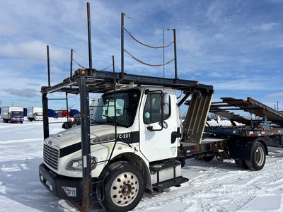 2006 Freightliner M2 106 4x2 شاحنة نقل سيارات