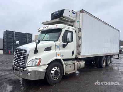 2017 Freightliner Cascadia 113 6x4 شاحنة مبردة