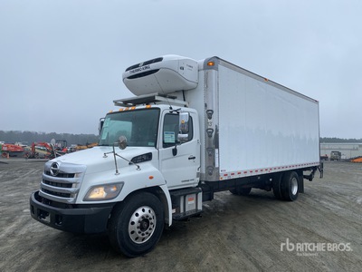 2020 Hino 268 4x2 شاحنة مبردة