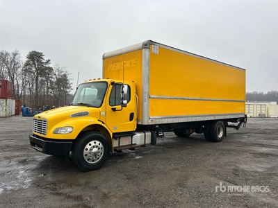 2015 Freightliner M2 106 4x2 Furgoneta caja cerrada