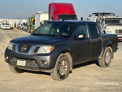 2017 Nissan Frontier SV 4x4 Crew Cab Pickup