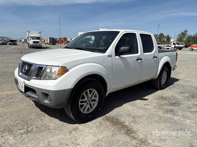 2017 Nissan Frontier SV 4x4 Crew Cab Pickup