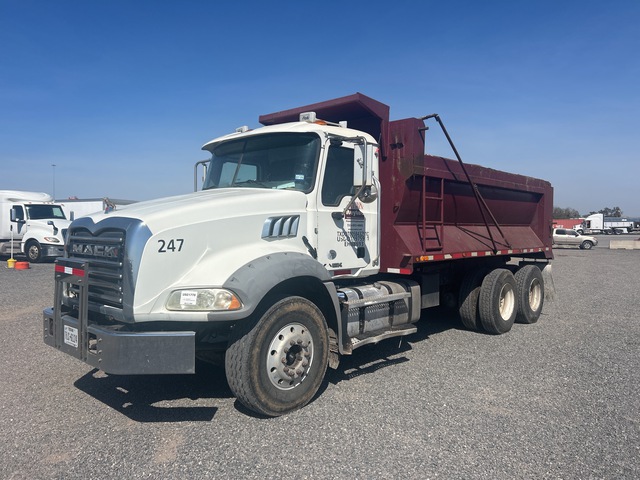 2015 Mack GU813 6x4 T/A Dump Truck 2015 Mack GU813 6x4 T/A Dump Truck