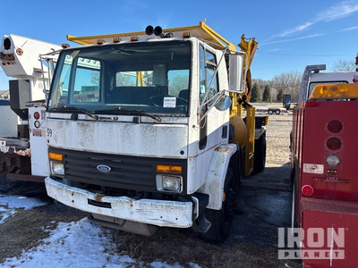1996 Ford CF7000 4x2 Baumspaten-Lkw (Inoperable)