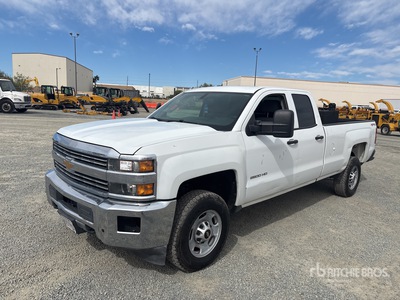 2015 Chevrolet Silverado 2500 HD 4x4 Crew Cab Pickup