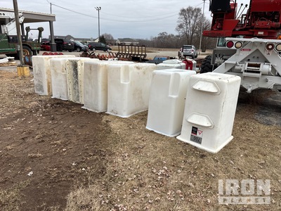 Quantity of (7) Utility Bucket Liners ユーティリティ機械