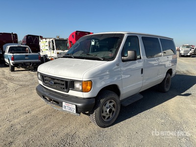 2005 Ford E-350 11 Passenger Van