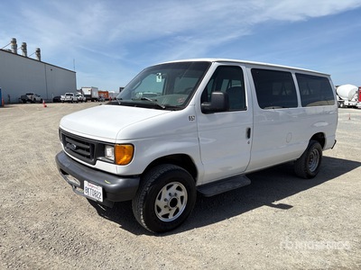 2005 Ford E-350 11 Passenger Van