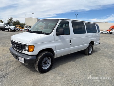 2004 Ford E-350 XL 10 Passenger Van