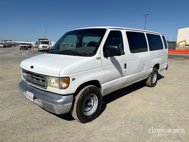 2002 Ford Econoline E-350 2002 Ford Econoline E-350 Xl 11 Passenger Van