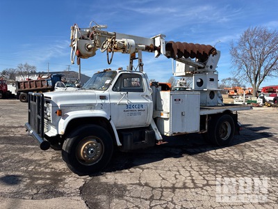 1988 Simon Telelect Commander 4200 on 1989 GMC C7000 4x2 Digger Derrick Truck