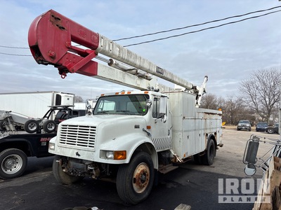 Terex Telelect Hi Ranger 5TC 55 ft on 1999 International 4900 4x2 Camion nacelle
