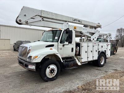 2003 Lift-All L0M-50-1S 50 ft on 2004 International 7400 4x2 Bucket Truck