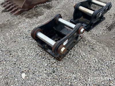 Cat HB120GC-CB Mounting Bracket - Fits Cat H120GC