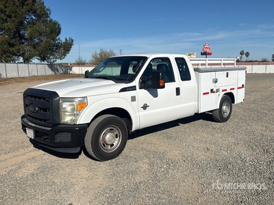 2015 Ford F-250 XL 4x2 Extended Cab Utility Truck