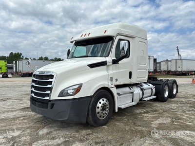 2020 Freightliner Cascadia 126 6x4 T/A Sleeper Truck Tractor