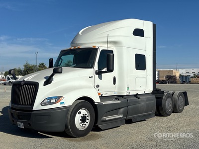 2023 International LT625 6x4 3- Achs Sattelzugmaschine mit Schlafkabine