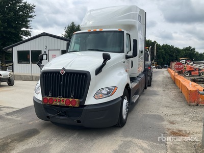 2023 International LT625 Tracteur routier couchette