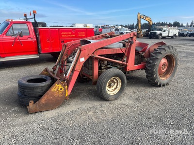 Massey Ferguson 135 Antique Tractor (Inoperable)