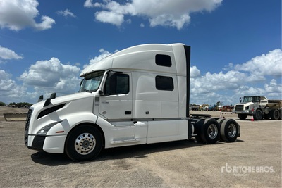 2023 Volvo VNL860 6x4 T/A Sleeper Truck Tractor