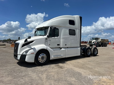 2023 Volvo VNL860 6x4 T/A Sleeper Truck Tractor