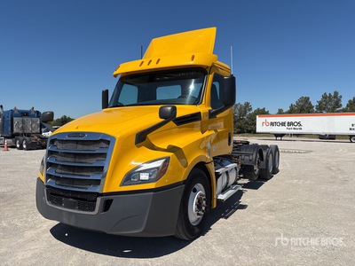 2020 Freightliner Cascadia 126 8x4 Tri/A Day Cab Truck Tractor