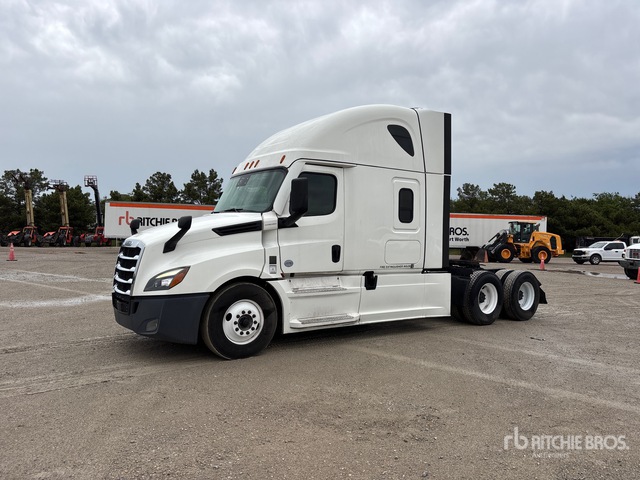 2024 Freightliner Cascadia 126 6x4 T/A Sleeper Truck Tractor