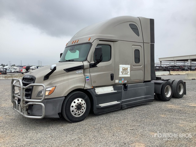 3ALACWFC0KDKX8976 Freightliner M 2 106 Photo 1